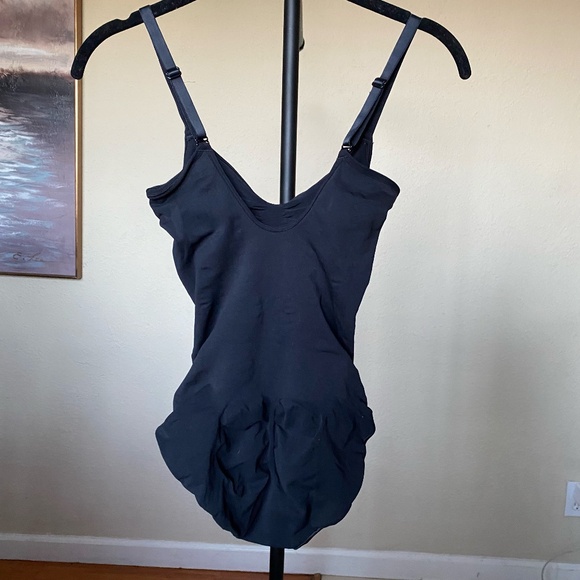 NWOT Skims Seamless Sculpt Brief Bodysuit Onyx Size S - Picture 4 of 7